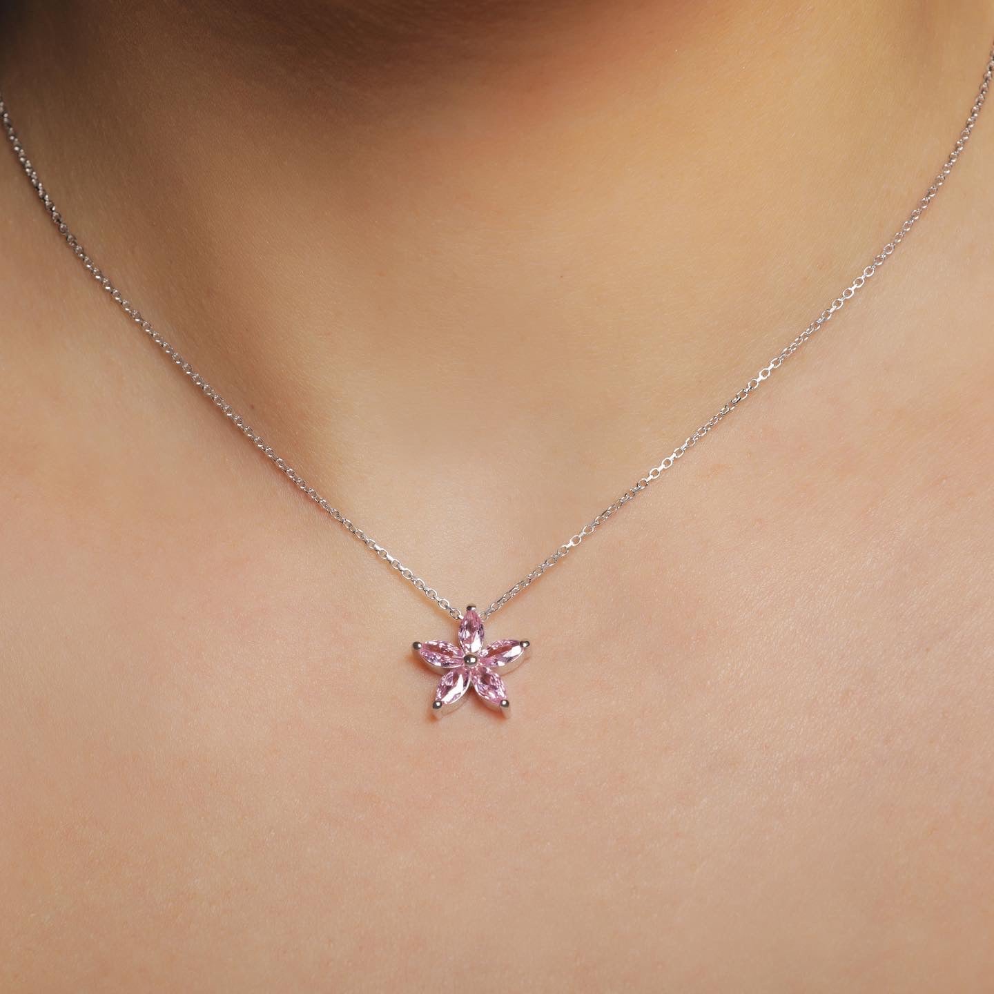 Flora Necklace Pink